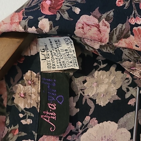 VINTAGE Romantic floral Blouse - Picture 4 of 8